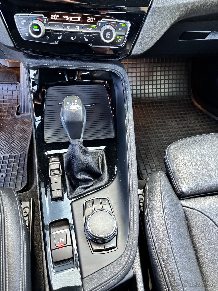BMW X1 Xdrive20d M sport A/T - 11
