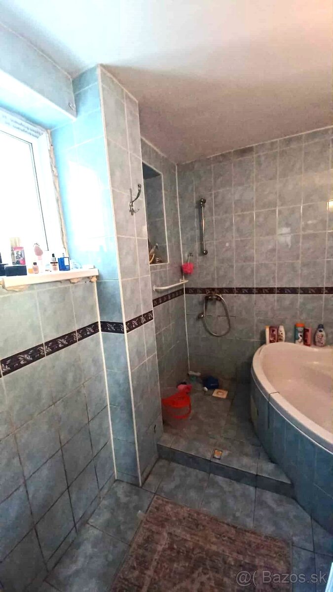 Rodinný dom v obci GERLACHOV - 11