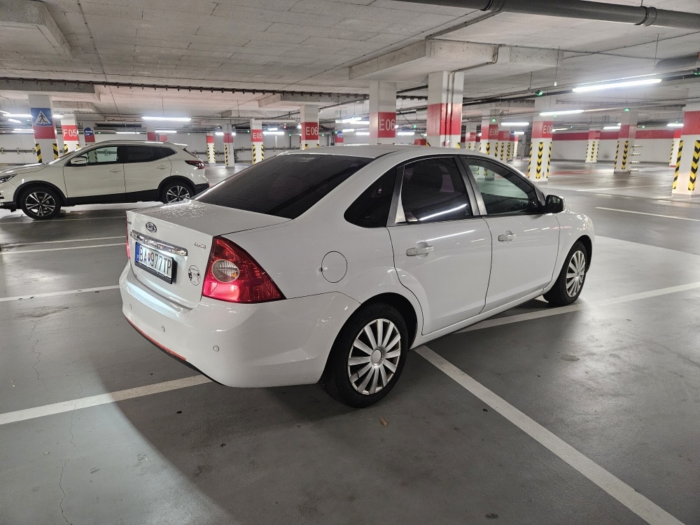 FORD FOCUS MK2 sedan 1.8 TDCI TITANIUM+ - 11