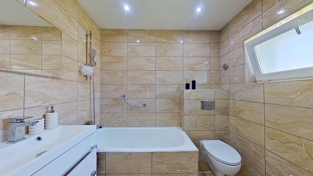 Predaj rodinného domu v centre Turzovky - 11