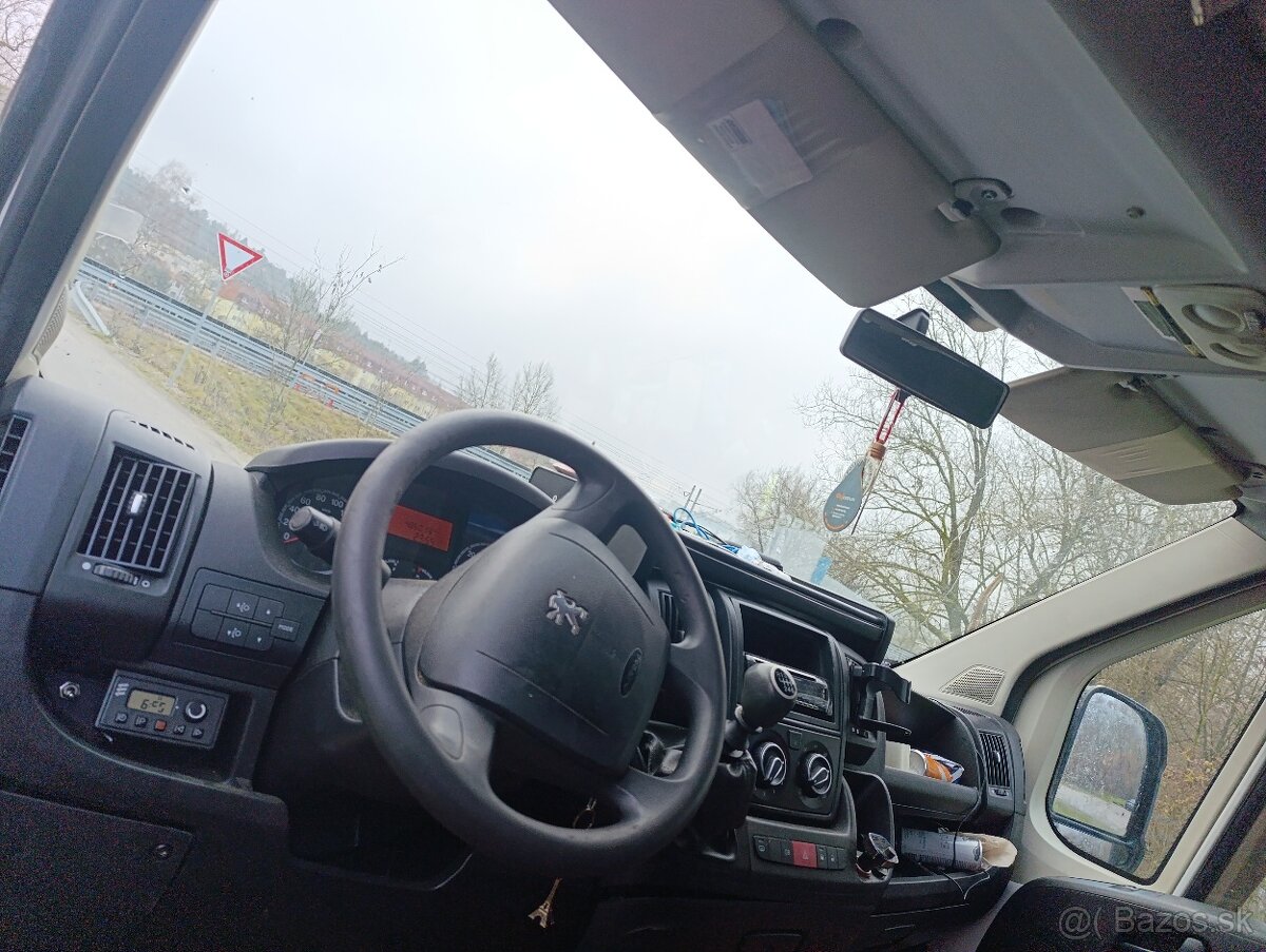 Predám odtahovy special do 3,5t - 11