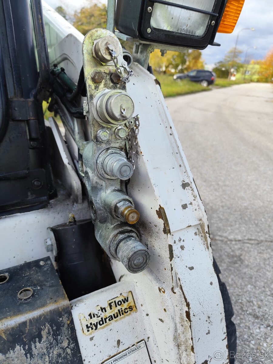 Šmykový nakladač Bobcat S185, Špz. - 11
