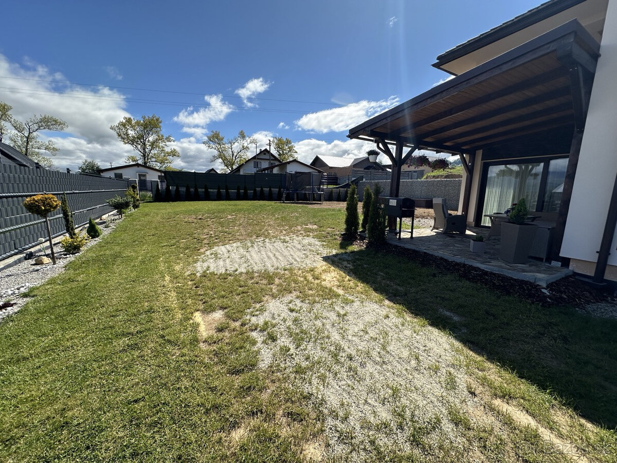 Skolaudovaná novostavba, nová terasa, nový plot nová skalka - 11