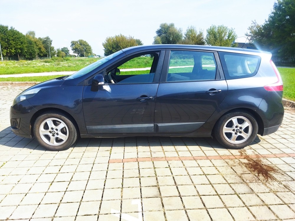 Renault Grand Scenic 1,5dci - 11
