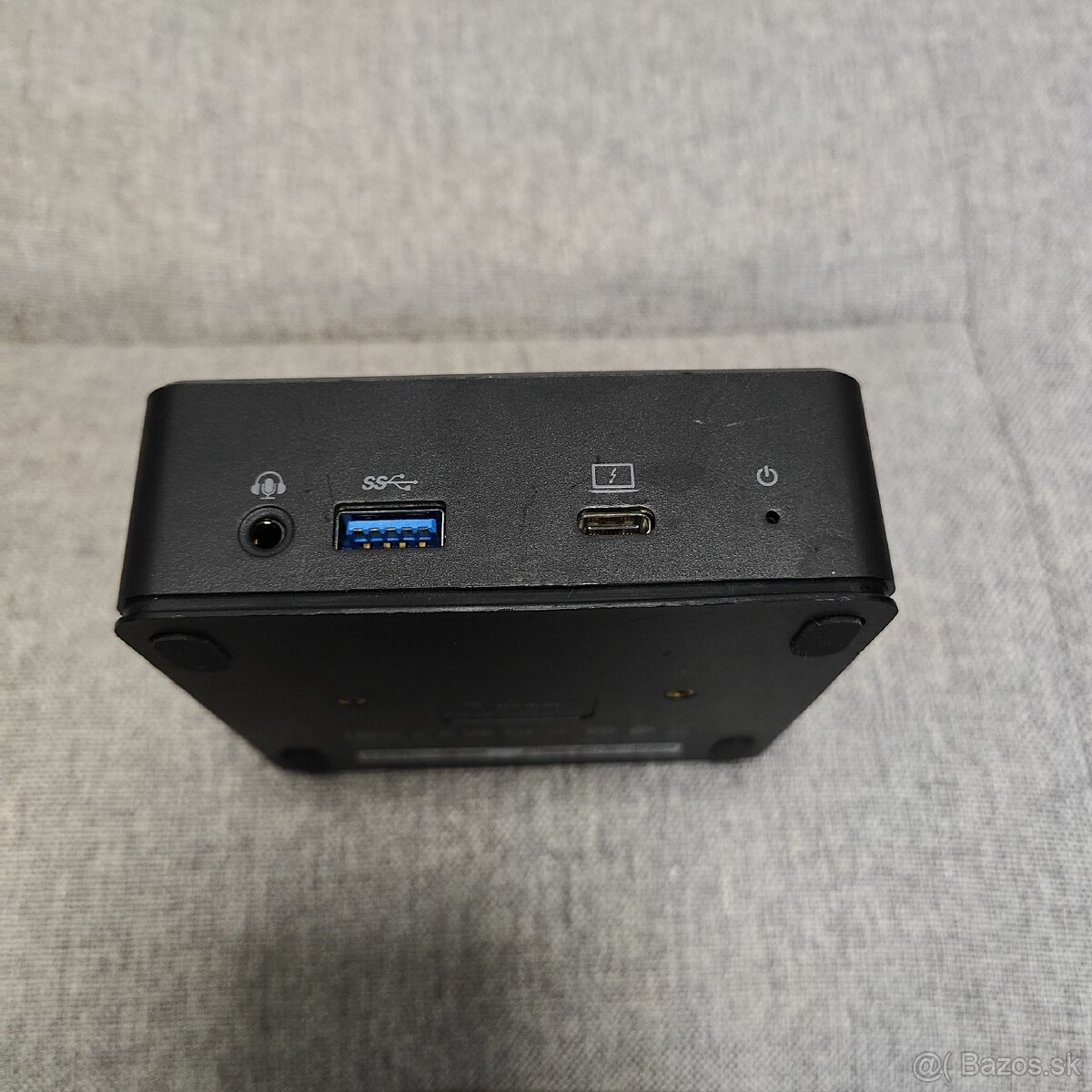 Rôzne USB-C huby, prezentačné zariadenia a príslušenstvo - 11