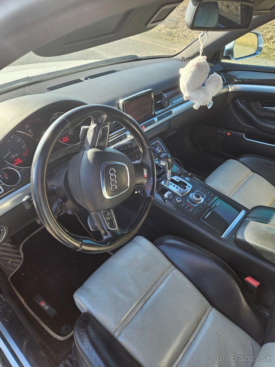 Audi s8 - 11