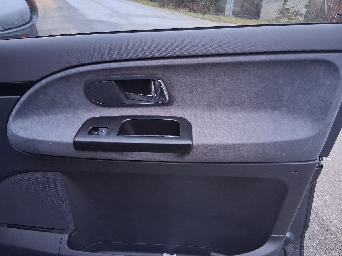 Volkswagen sharan 1.9tdi 85kw 7miestne - 11