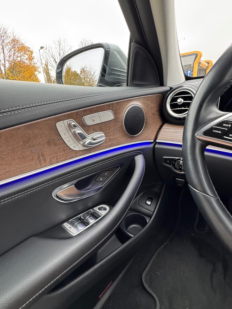 Mercedes-Benz E trieda 200 - 11