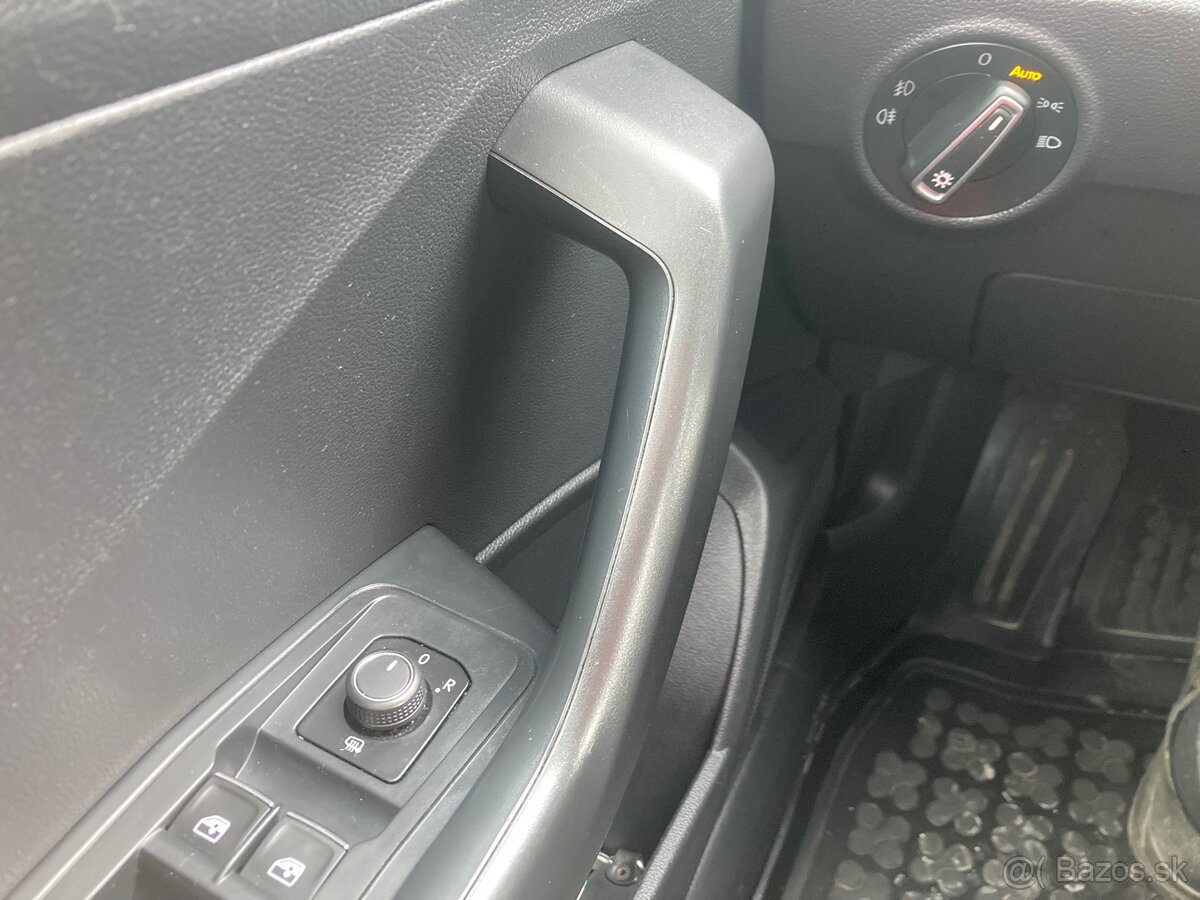 VW T-Roc 1.5 TSI BMT Benzín - 11