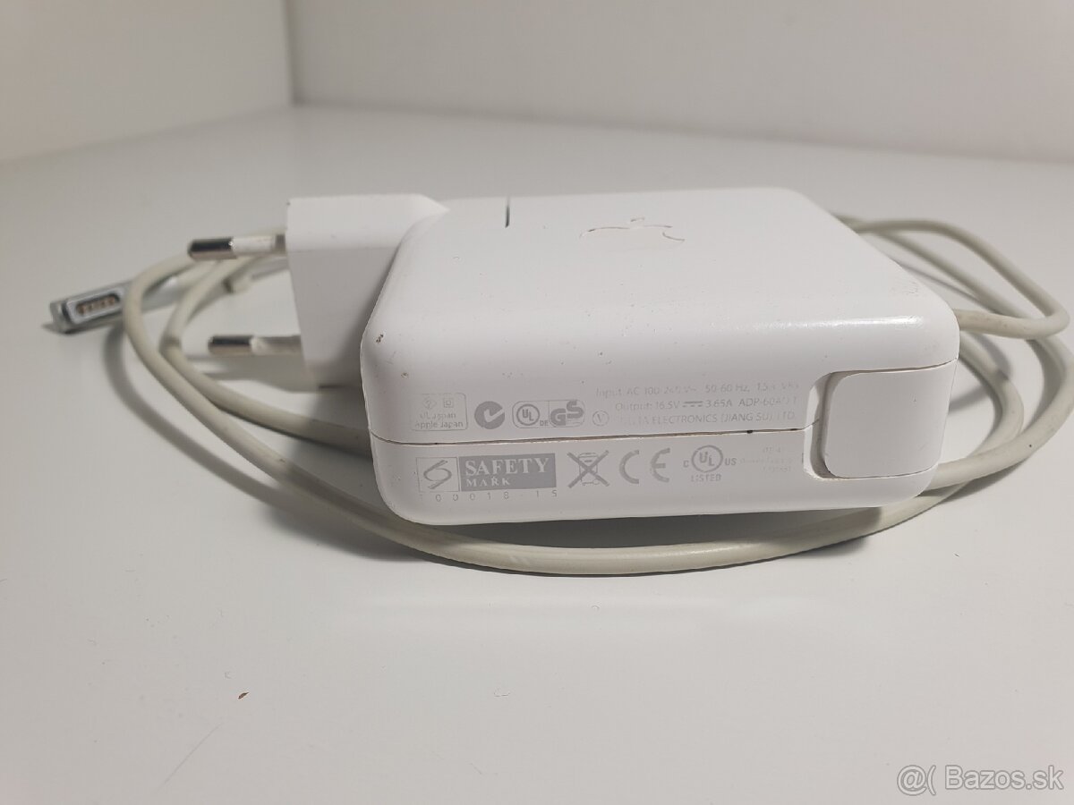 Macbook white polycarbonate plastic unibody 2009 - 11