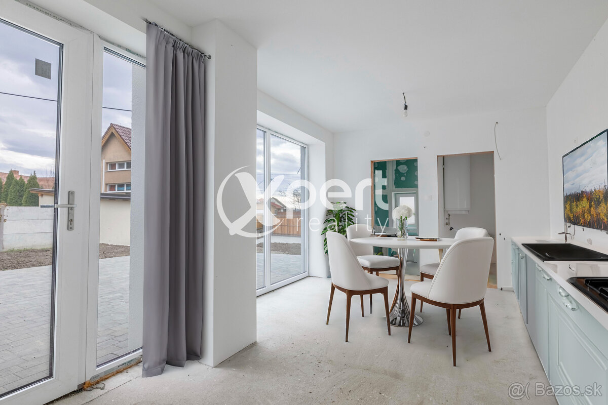 Úžasný Rodinný Dom v obci Tomášikovo - 11