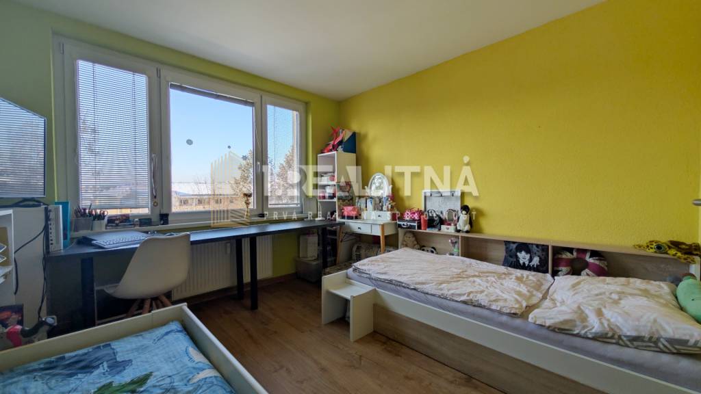 ŠTÝLOVÝ 3,5-IZBOVÝ BYT S NÁBYTKOM NA MIERU, A. HLINKU, ZVOLE - 11