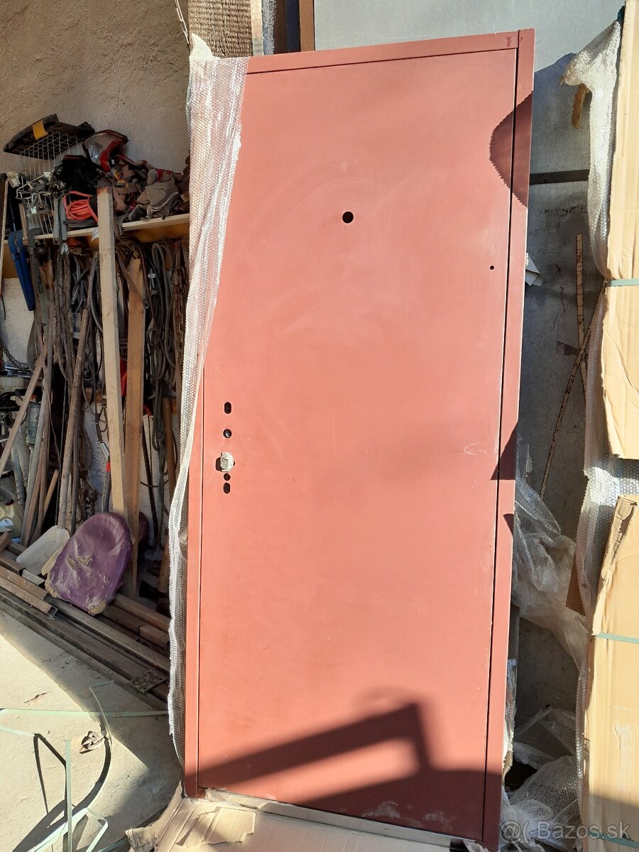 Predam bezpecnostne dvere - 11