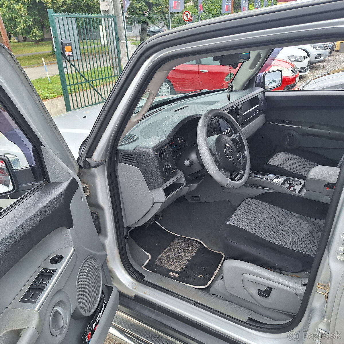 Jeep Commander 3.0 CRD V6 Overland A/T 4x4 - aj na splátky - 11