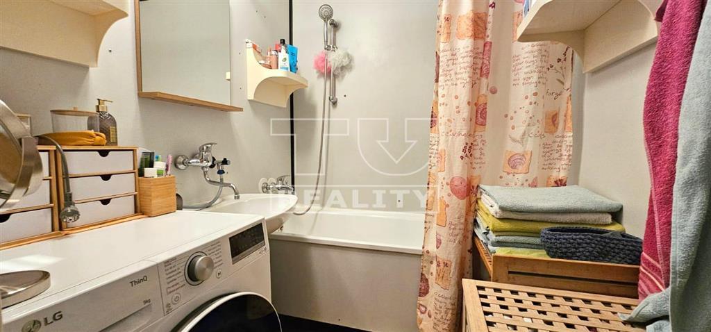 Prijemný 3-izbový byt s loggiou v Nitre, ul. Viničky - 11