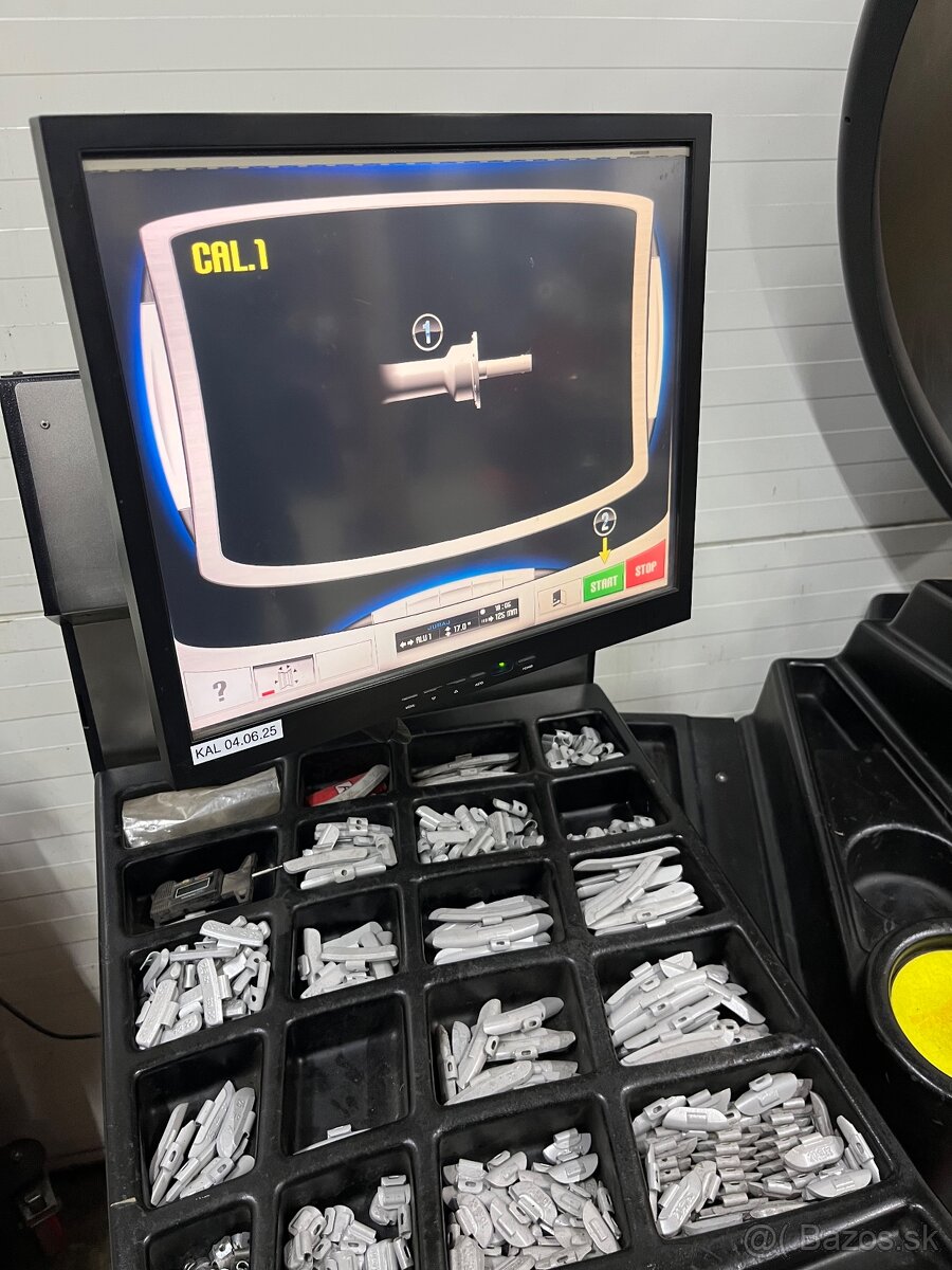 Vyvažovačka CORGHI EM 8470 Blue Light ELS - 11