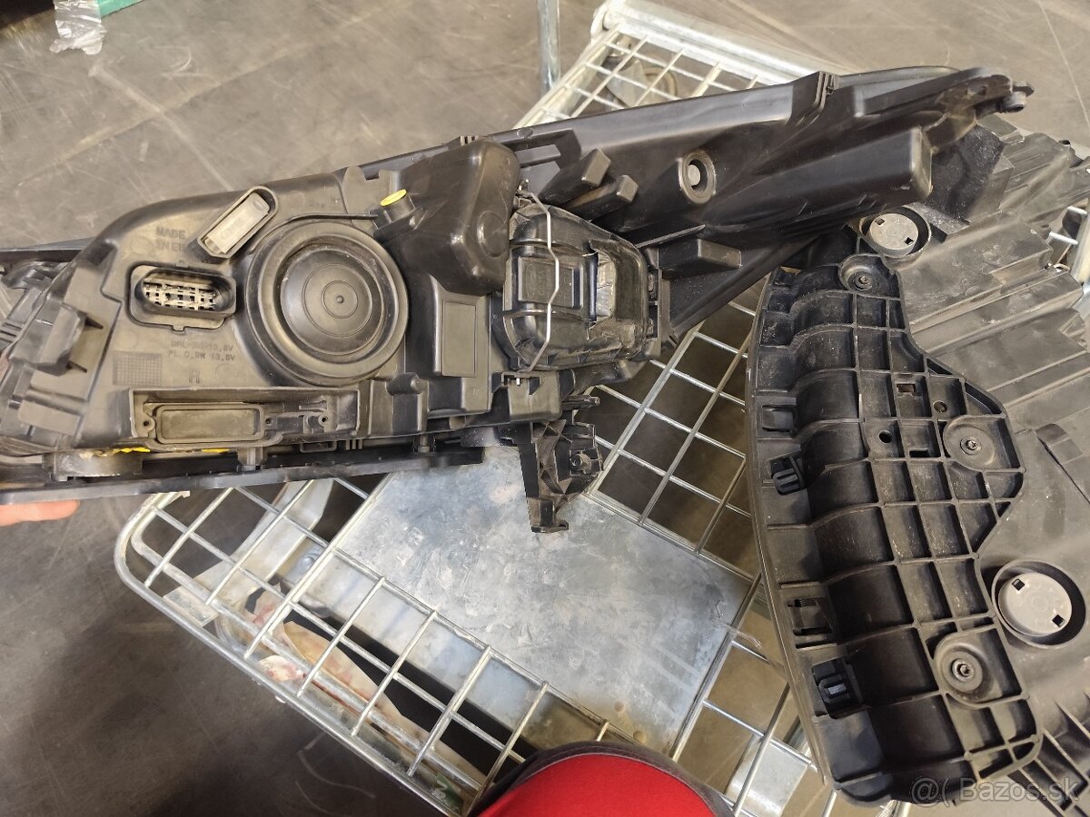 Ford Kuga 2013 original svetlomety - 11