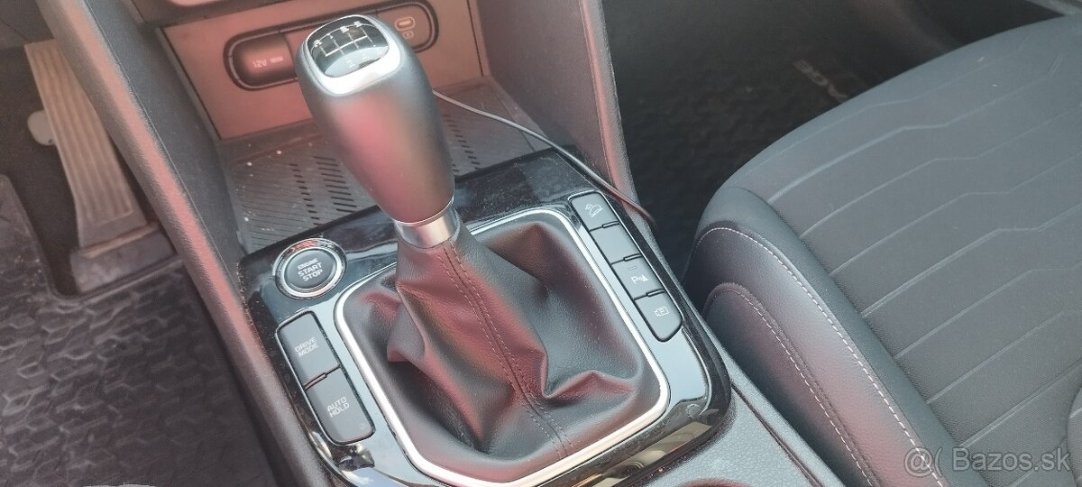 KIA Sportage 1.6 CRDi mHEV Platinum - 11