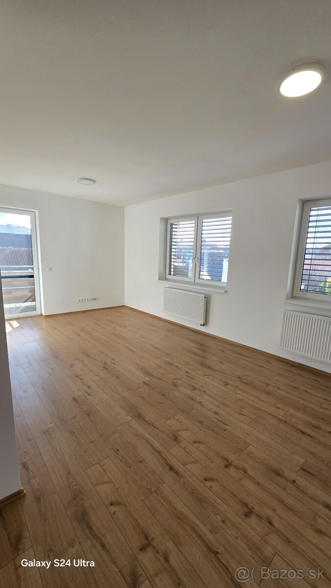 Prenájom 2 izbového bytu - 11