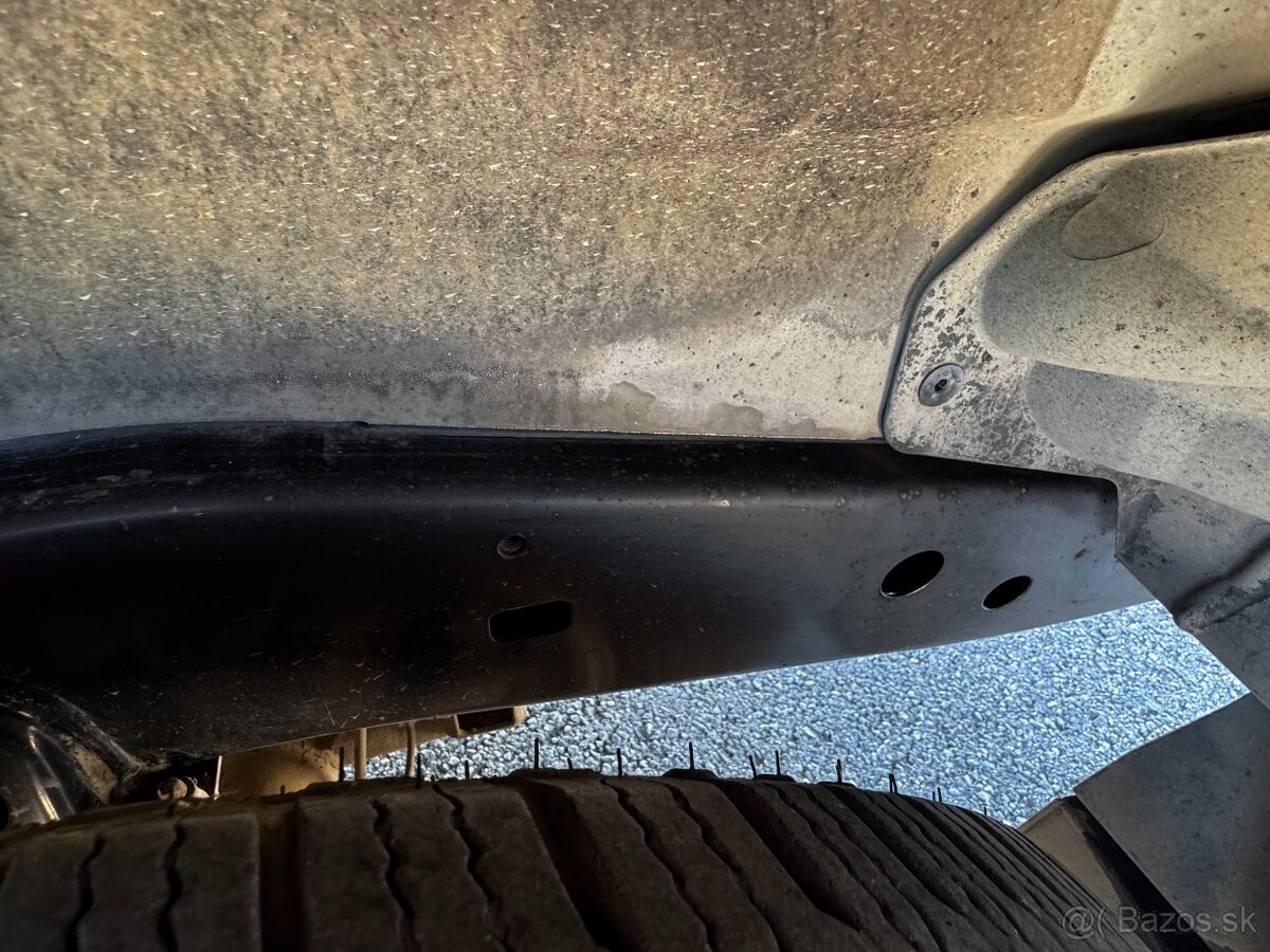 Toyota Land cruiser 120 3,0 D-4D 122KW pôvodný lak,dovoz IT - 11