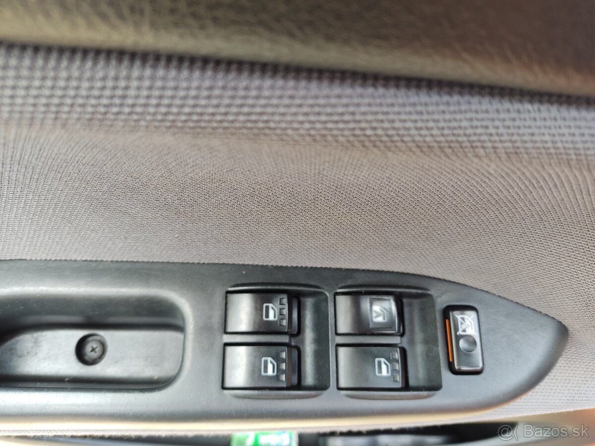 Daihatsu Trevis - 11