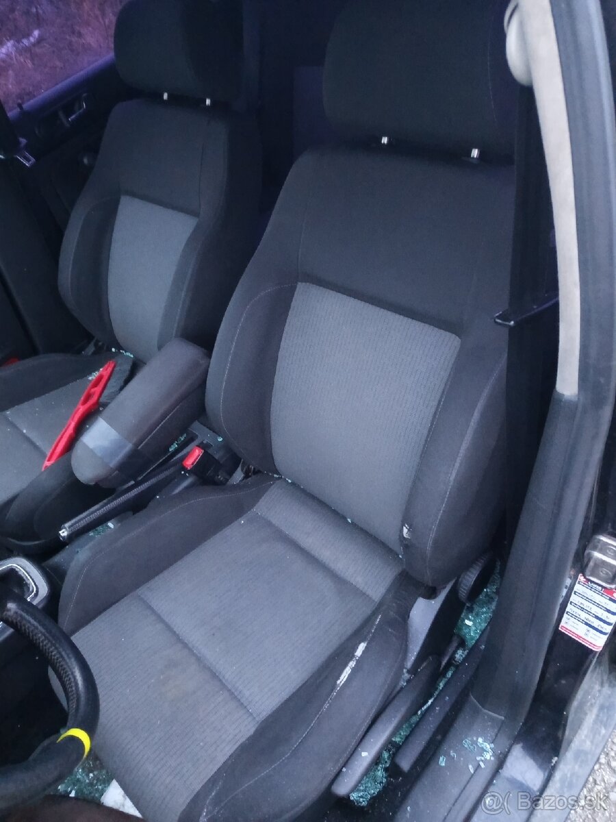 Rozpredám Volkswagen Golf 4 combi - 11