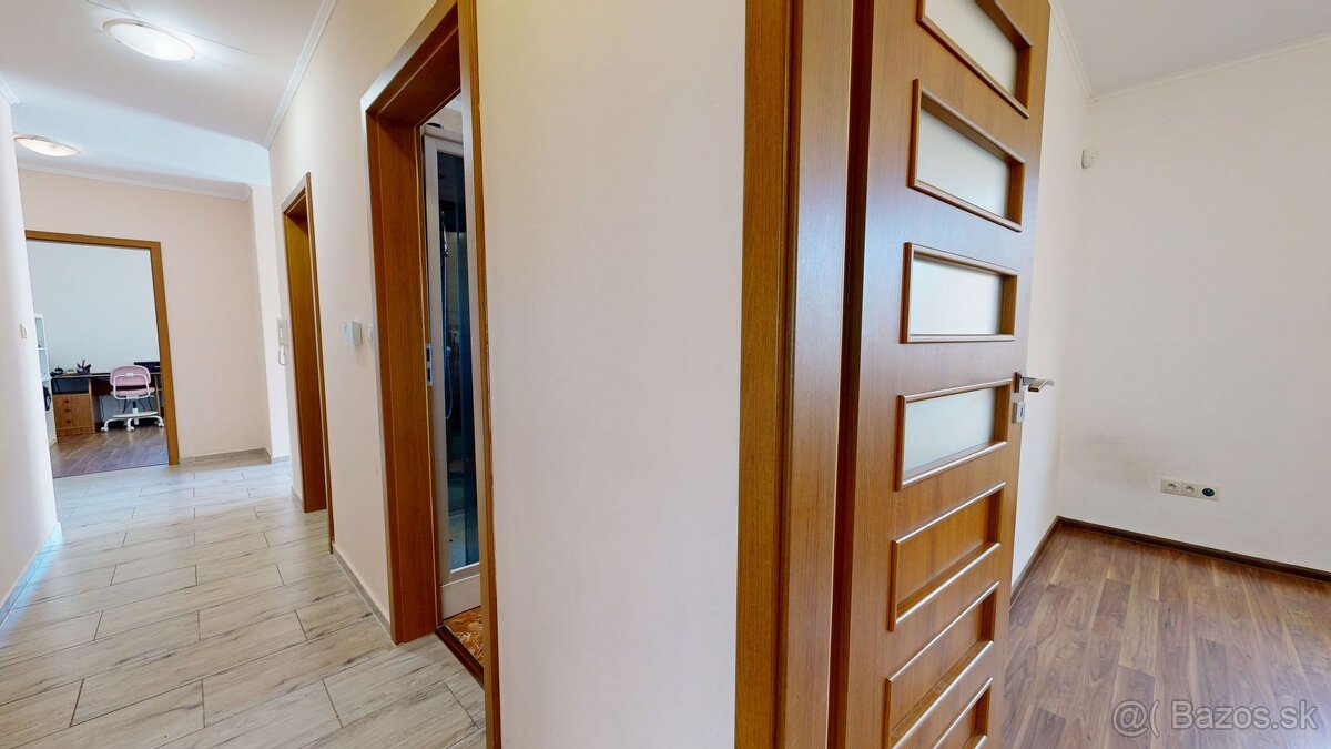 Na predaj 4-izbový bungalov s garážou a krytou terasou – Hru - 11