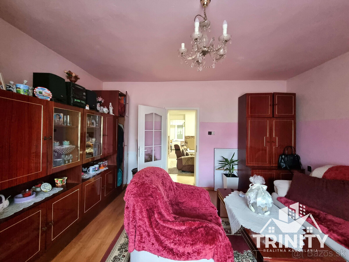 Výhradne - Na predaj tehlový 4-izbový rodinný dom v obci Kom - 11