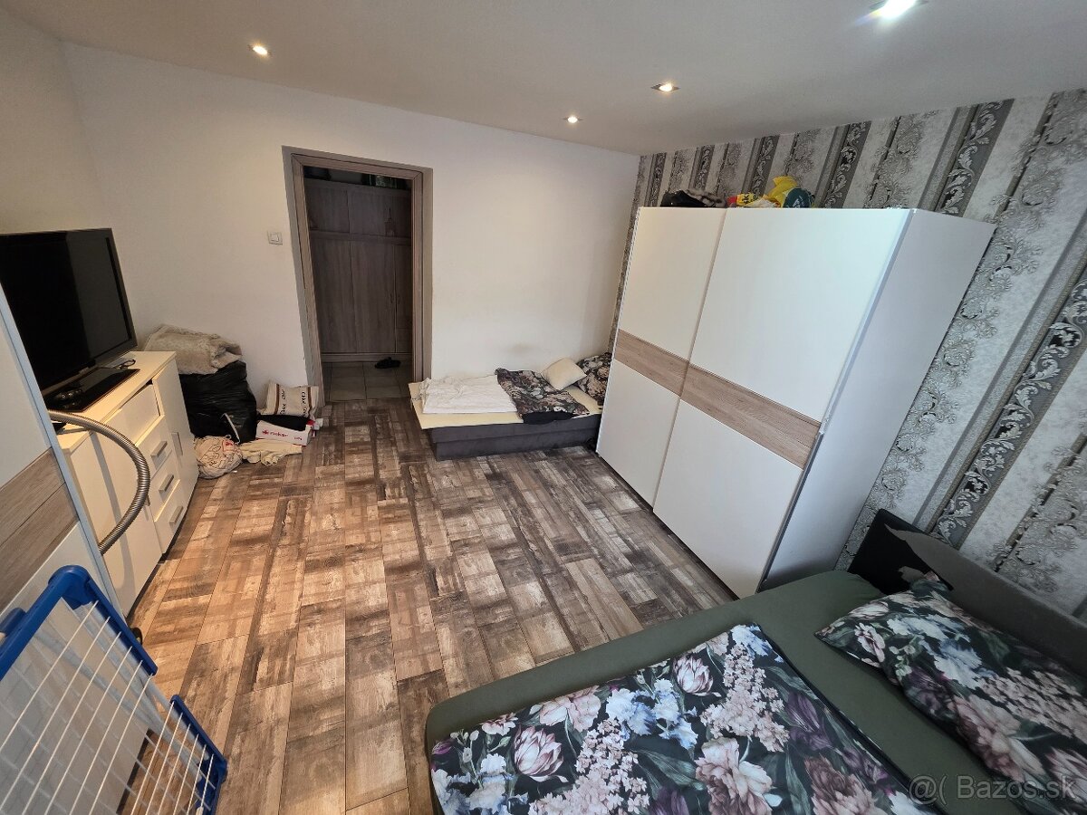 Predám pekný 2 izbový byt s parkovaním pri bytovke - 11