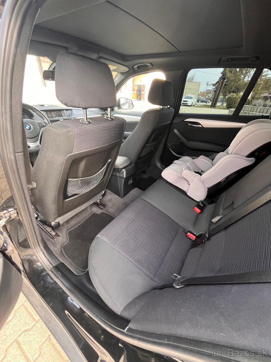 BMW X1 sDrive18d - 11