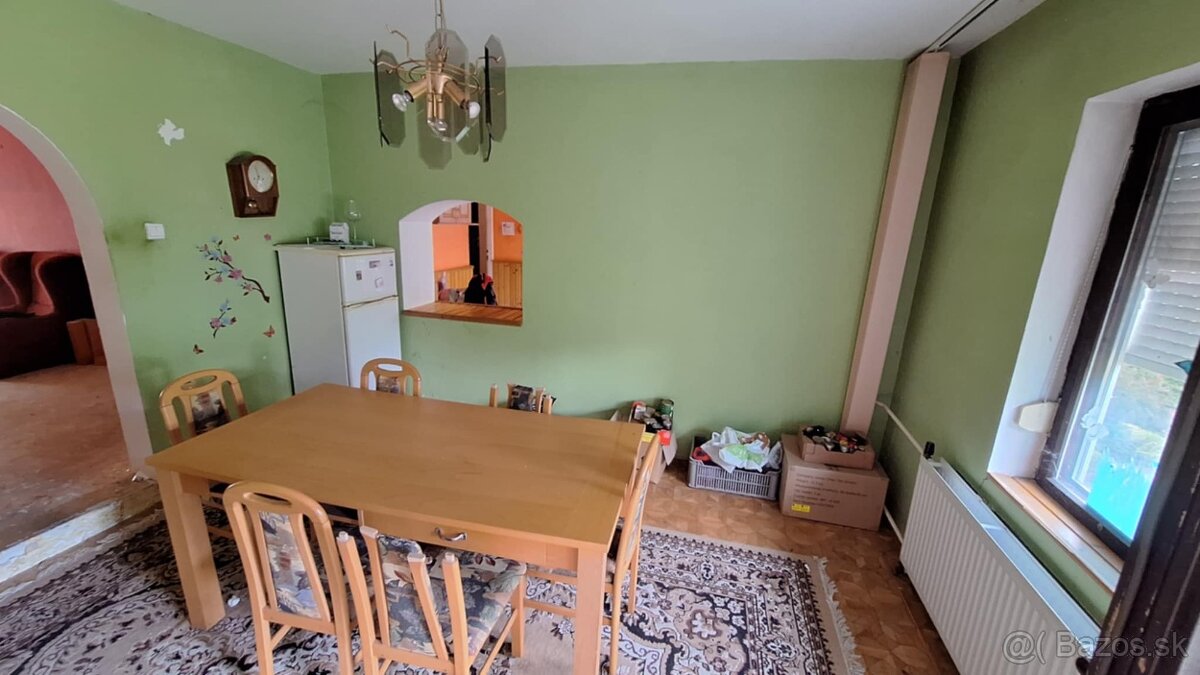 PREDAJ-4 izbový poschodový rodinný dom s garážou v Nesvadoch - 11