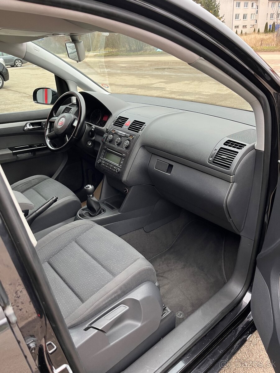 Volkswagen Touran 1.9 TDI TrendLine = 77kW BKC, 7 Miest = - 11