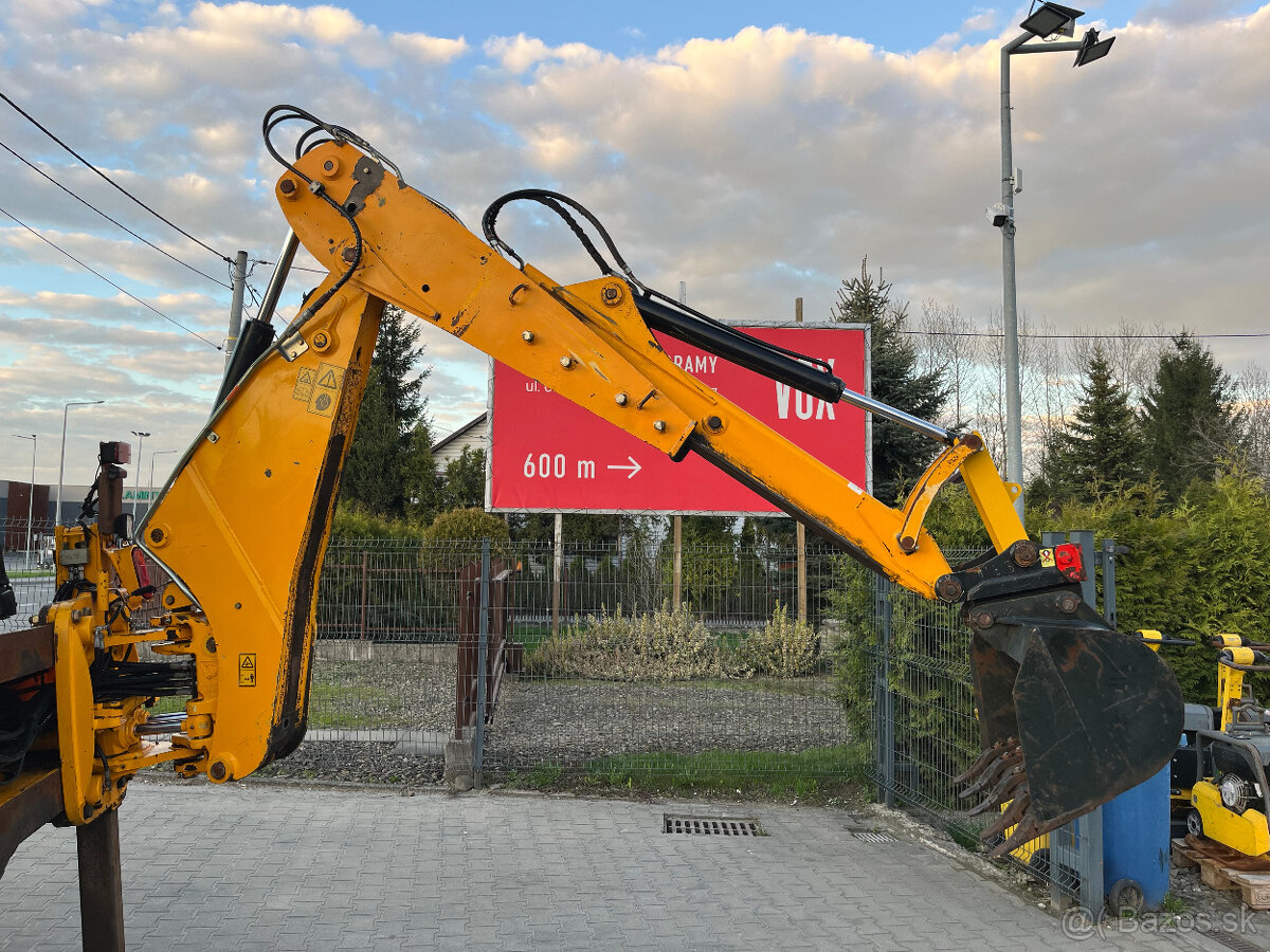 Rýpadlo-nakladač JCB 2CX Streetmaster, 3CX Compact - 11