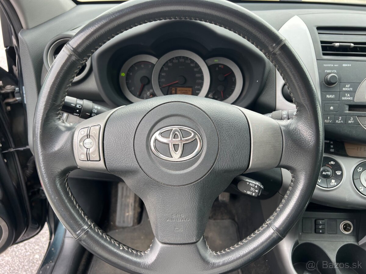 Toyota RAV4 2.2 D-4D 180 X+ - 11