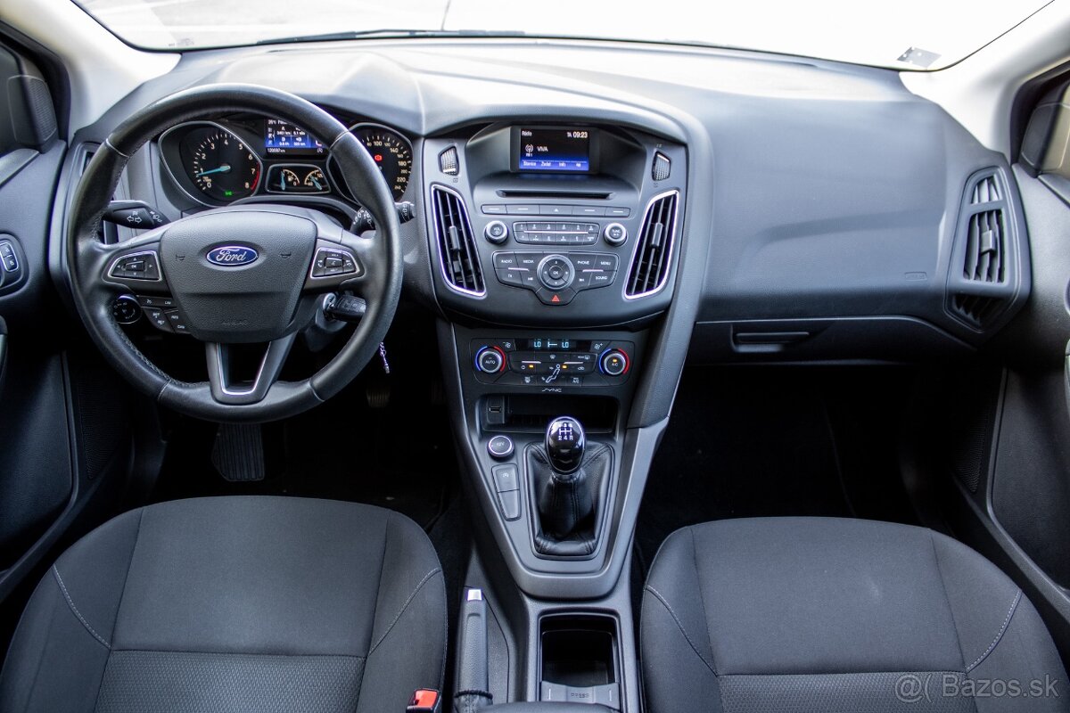 Ford Focus Kombi 1.0 EcoBoost Business X 2017 - 11