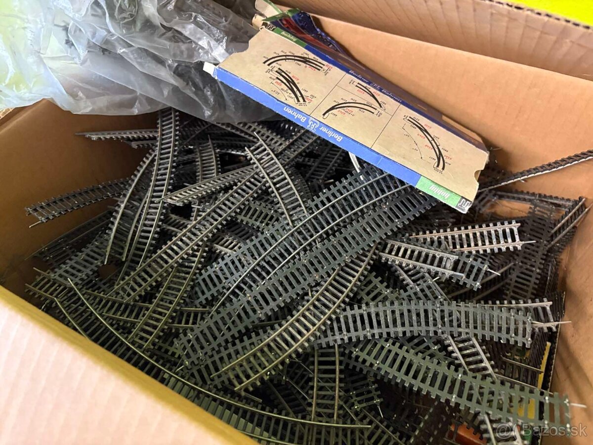 Vláčiky TT - budovy, stromy, príslušenstvo - 11