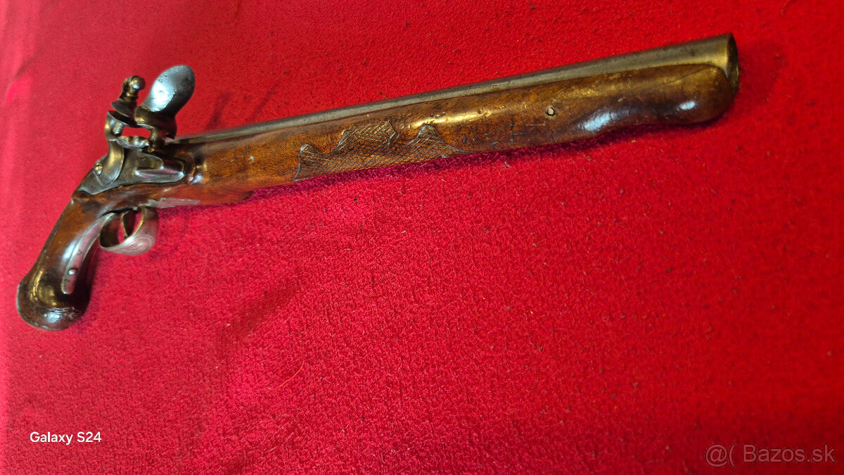 KRESADLOVÁ PIŠTOL - 11