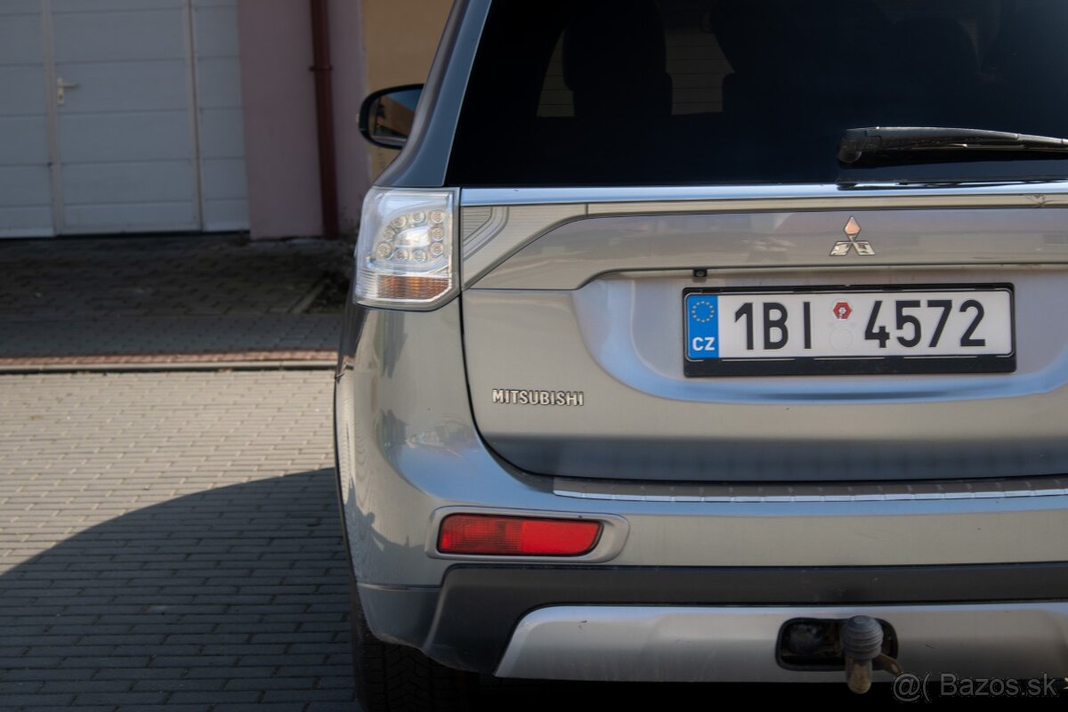 Mitsubishi Outlander 2.2 DI-D 2015 - 11