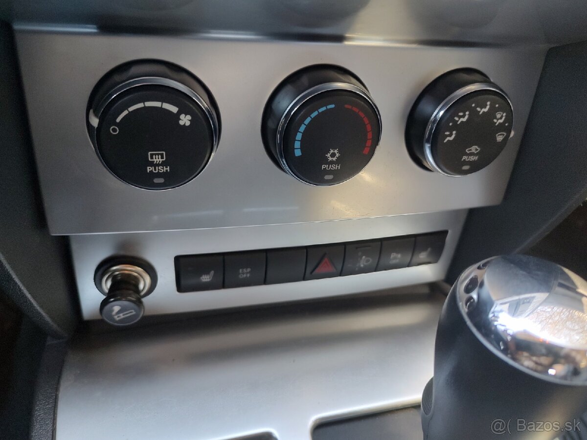 Dodge Nitro 2.8 CRD - 11