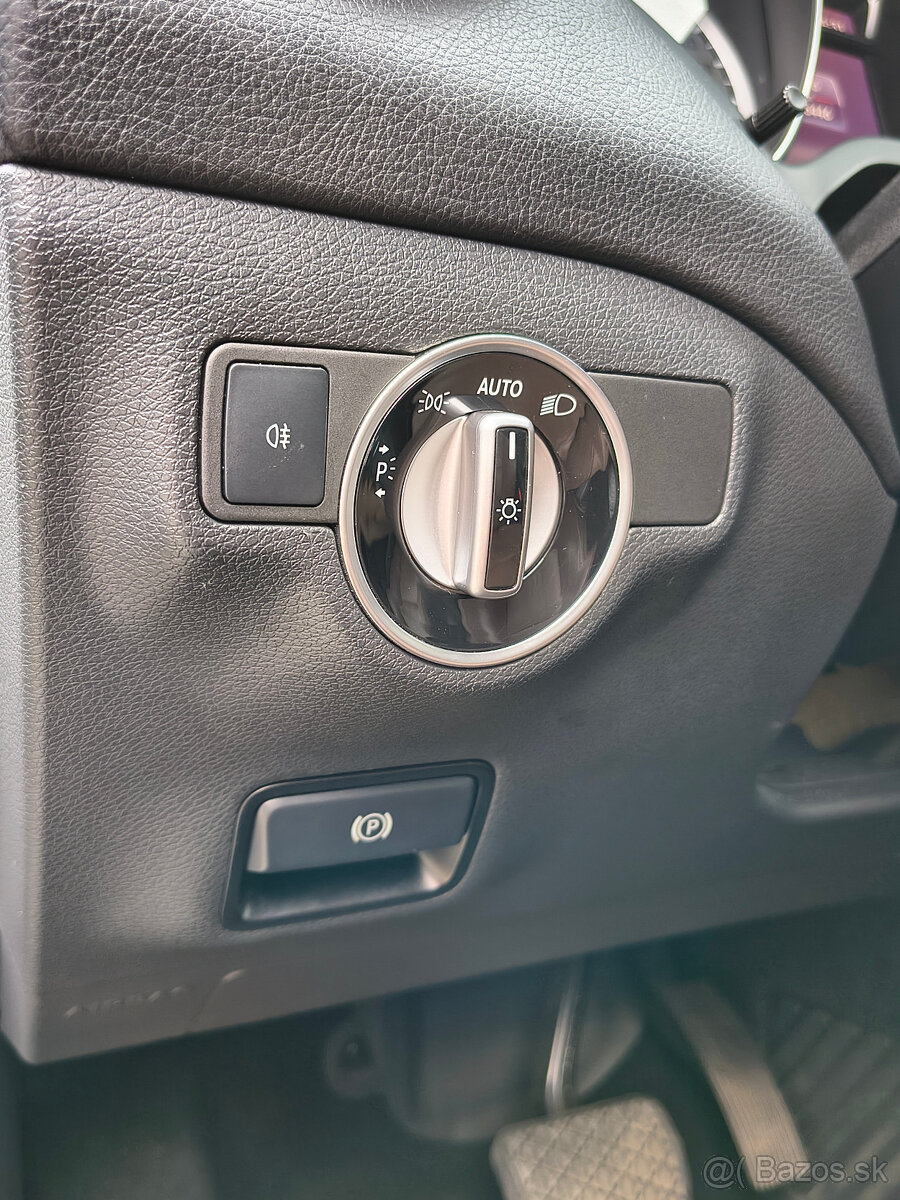 Mercedes-Benz GLA 200d 4-Matic - 11