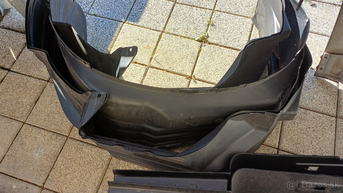 Isuzu D Max vaničky 2025 - 11