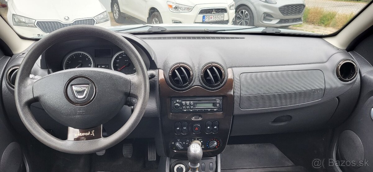 Dacia Duster 1.6i benzin 4x4 MT/6 - 11