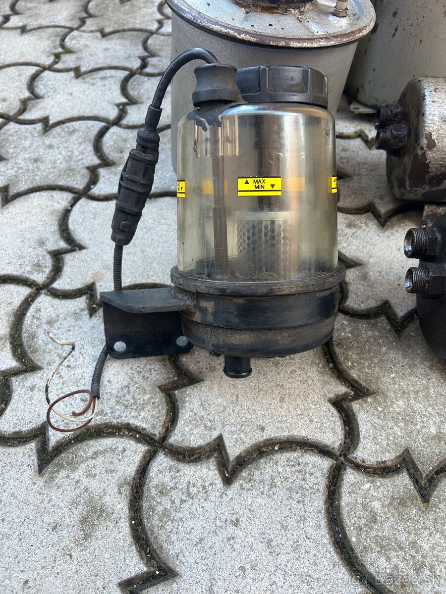 Otočná vidlica korby Liaz - 11