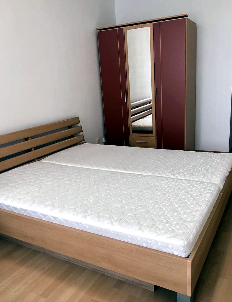 Prenájom veľkého 4-izbového bytu pri British intern. school - 11