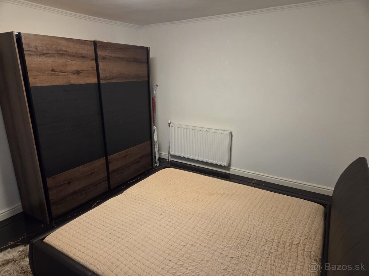 Zrekonštruovaný dom s krásnym interiérom- ihneď k bývaniu - 11