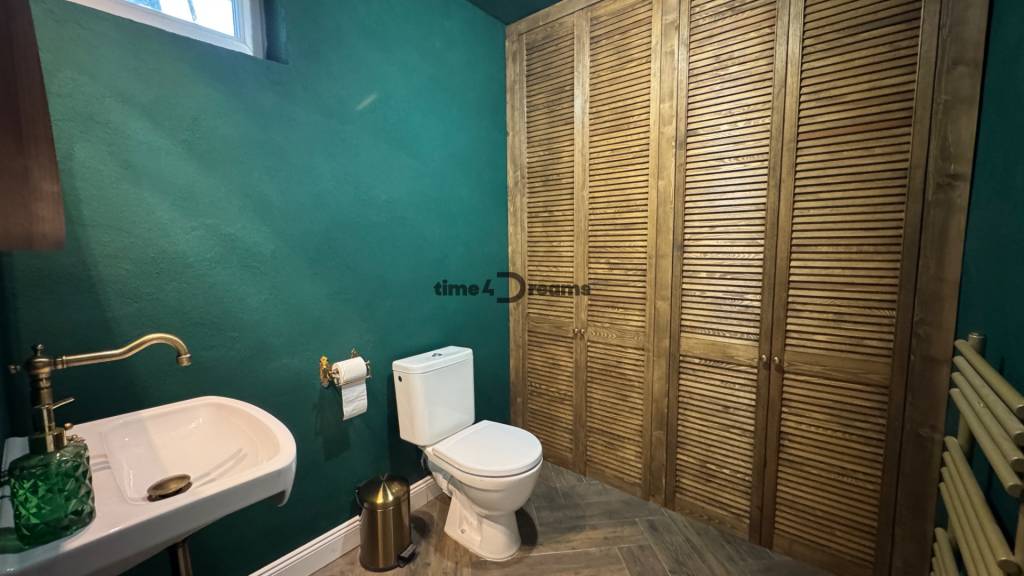 NA PREDAJ 9 izbový rodinný dom v obci Cabaj Čápor - 11