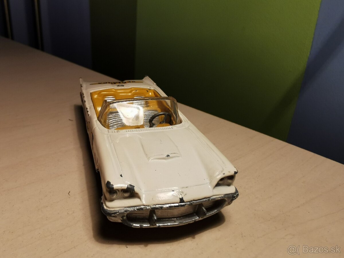Corgi toys Ford Thunderbird - 11