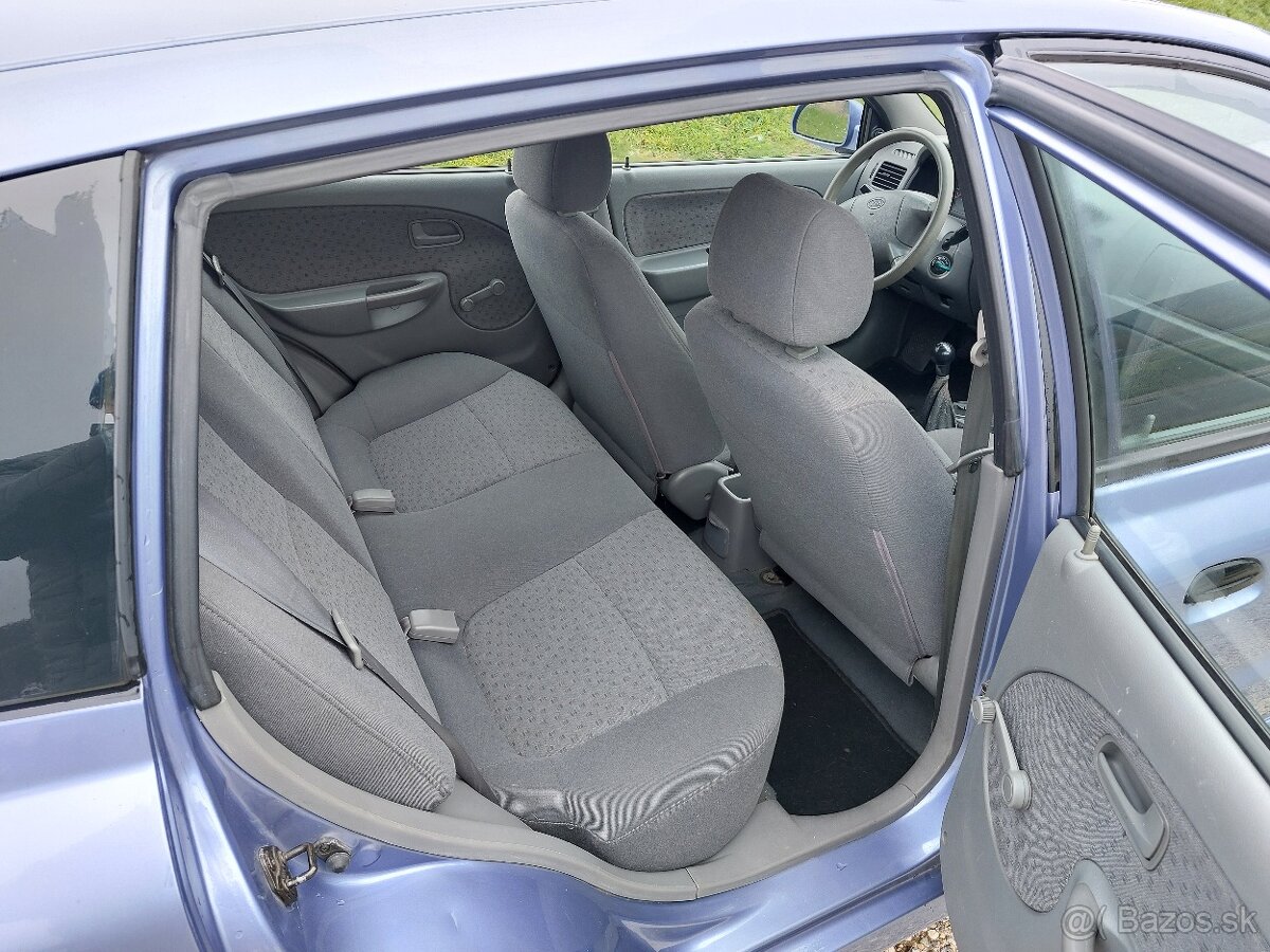 Kia Rio Combi 1,4 benzín - 11