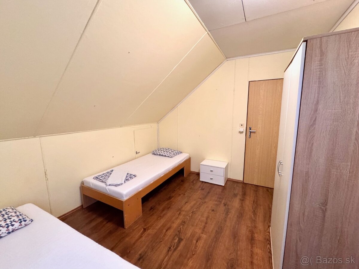 Predaj- zabehnutý penzión s rodinným domom – Štúrovo - 11