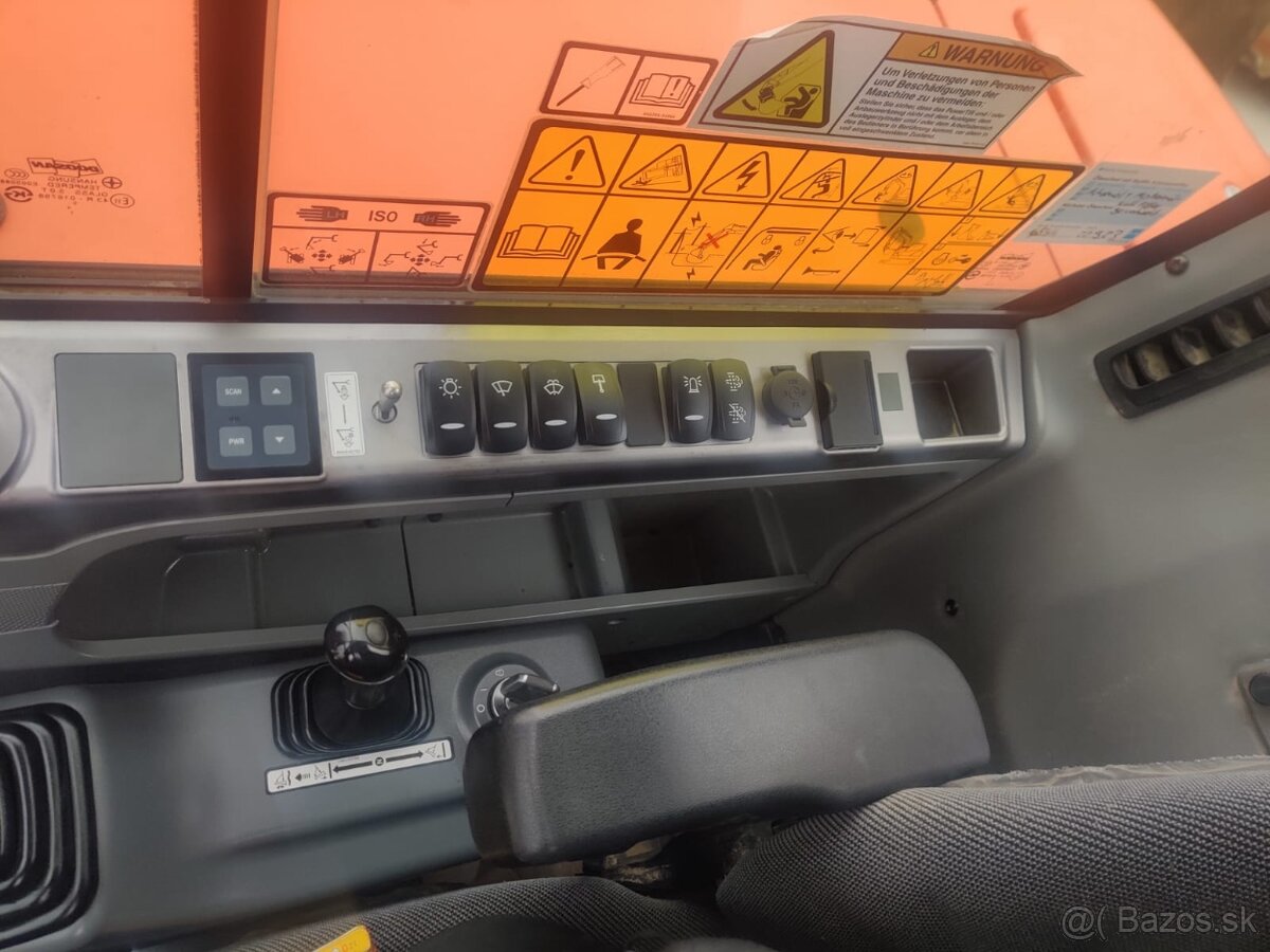 Pásový minibagr DOOSAN DX85R-3 - 11